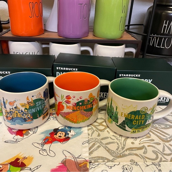 Universal Studios Starbucks 2024 Wicked Discovery Series Mug Set. Emeral… - Picture 4 of 11
